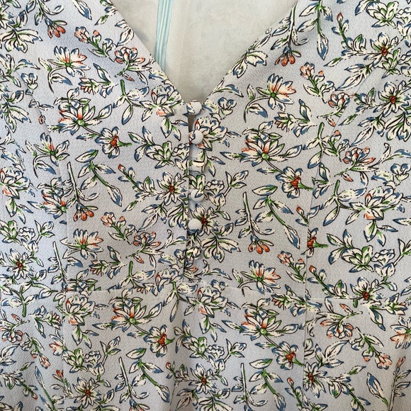 Gorgeous Floral Mid Length Dress - Picture 2 of 5